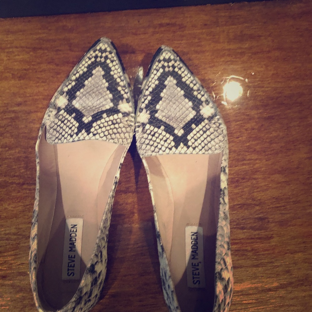 Steve Madden snake print shoes